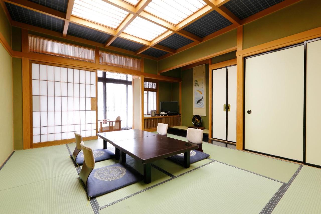 Okada Ryokan Warakutei Takayama  Exterior foto