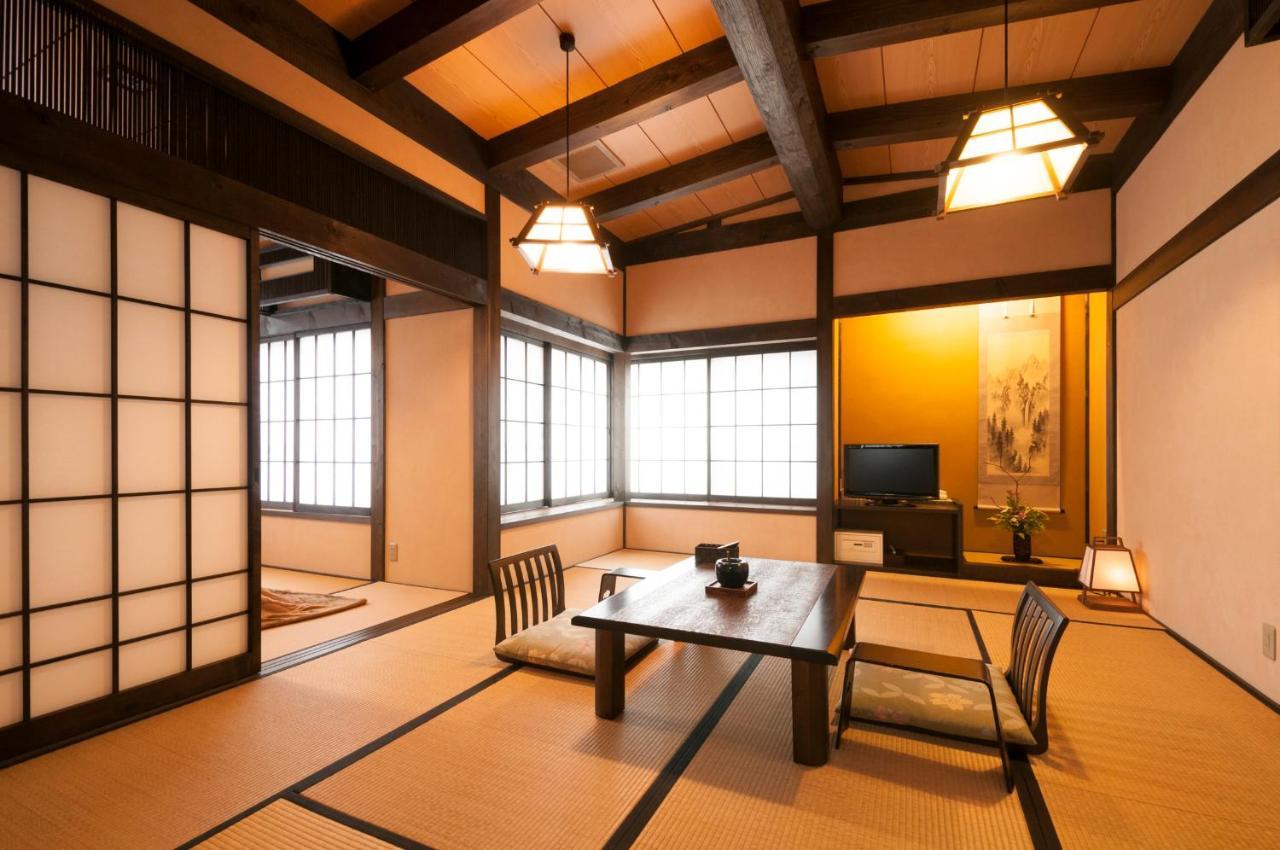Okada Ryokan Warakutei Takayama  Exterior foto