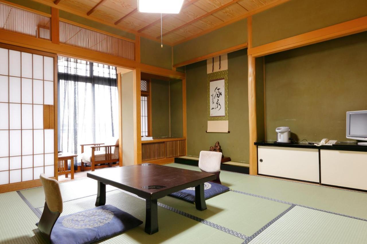Okada Ryokan Warakutei Takayama  Exterior foto